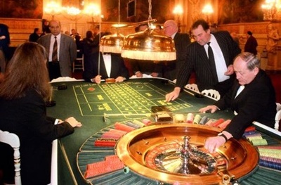 Roulette Spieler im Casino